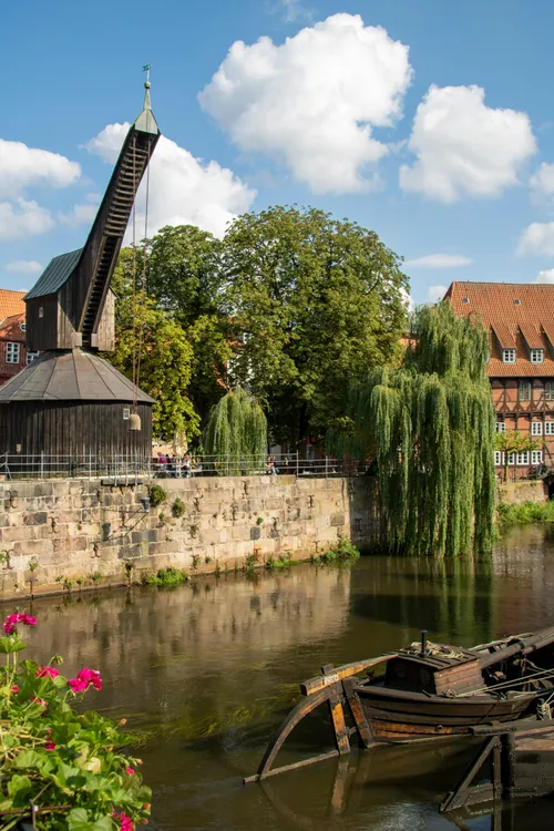 A view of the city of Lüneburg. Photo by Frank Rietsch (https://www.pexels.com/de-de/@frank-rietsch-135445060).